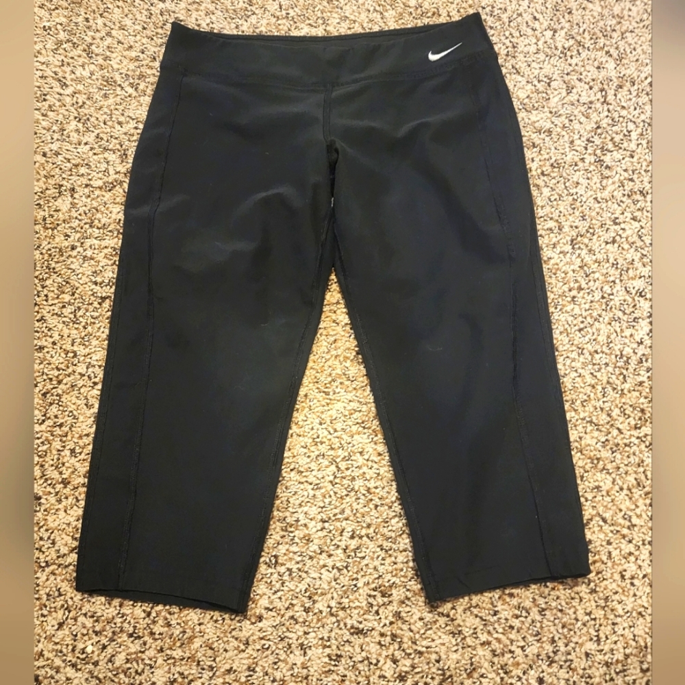 Nike Women's Black Crop Athletic Pants